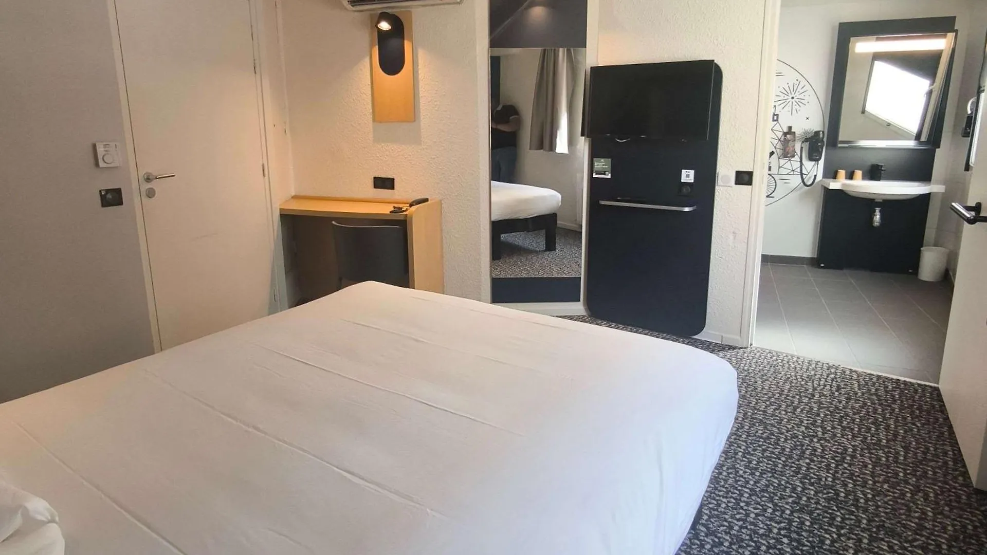 Hotel Ibis Brancion Parc Des Expositions 15eme 3*